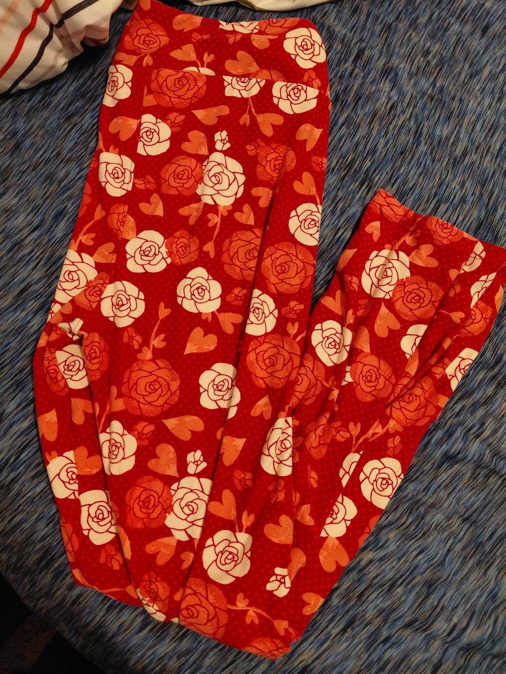 T/C LulaRoe Red Floral Heart Print Leggings